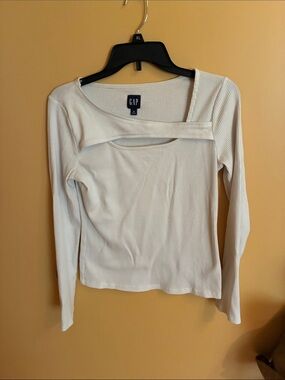 GAP Women's Cream Ribbed Long-Sleeve Cutout Top - Cream